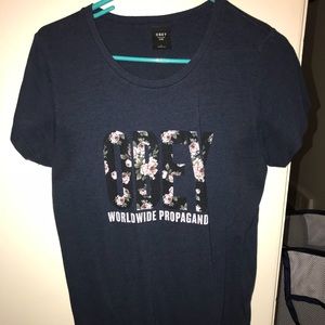 Obey T-shirt women’s size Large